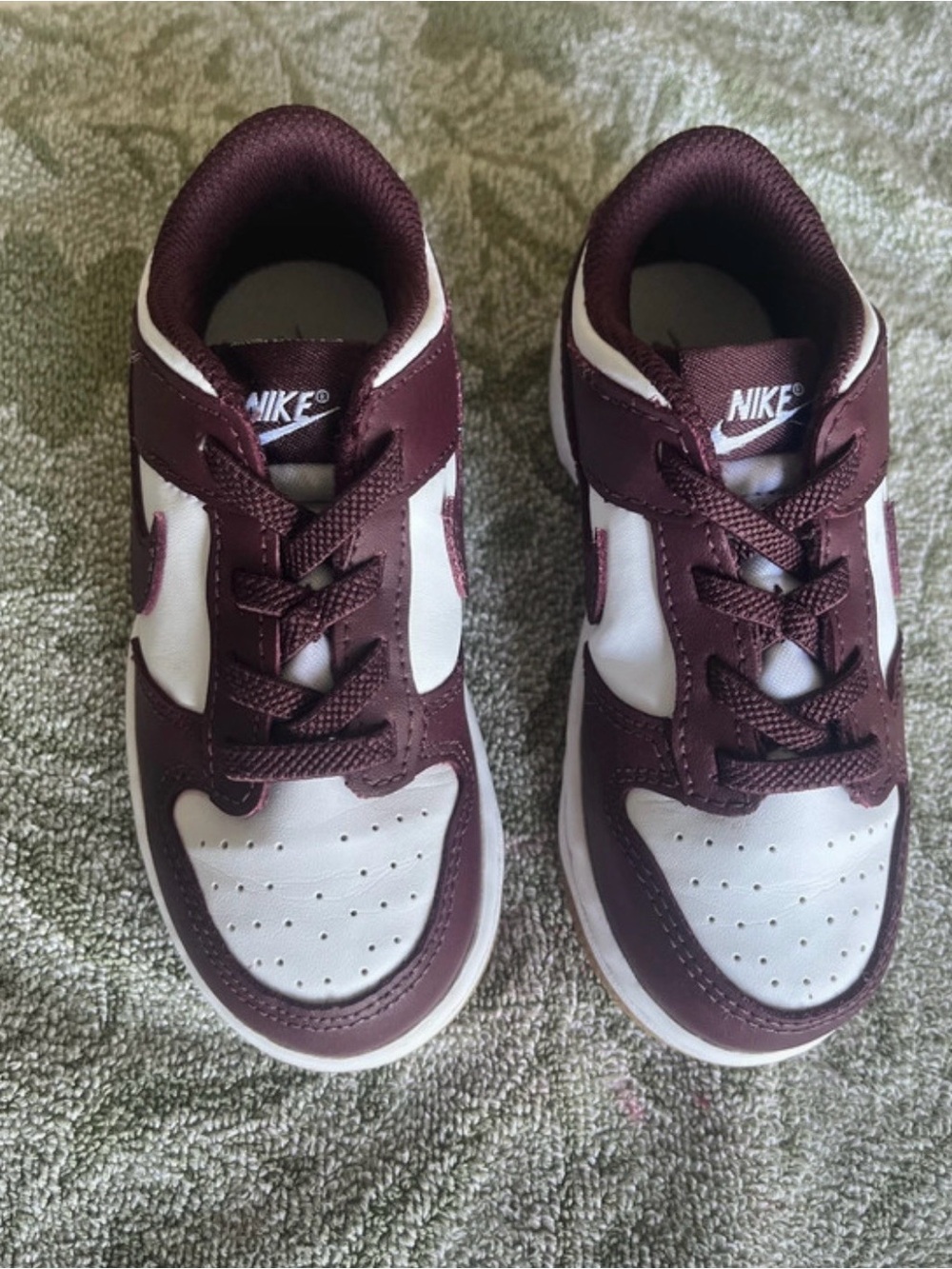 Nike Kids Low-Top Sneakers - Maroon and White